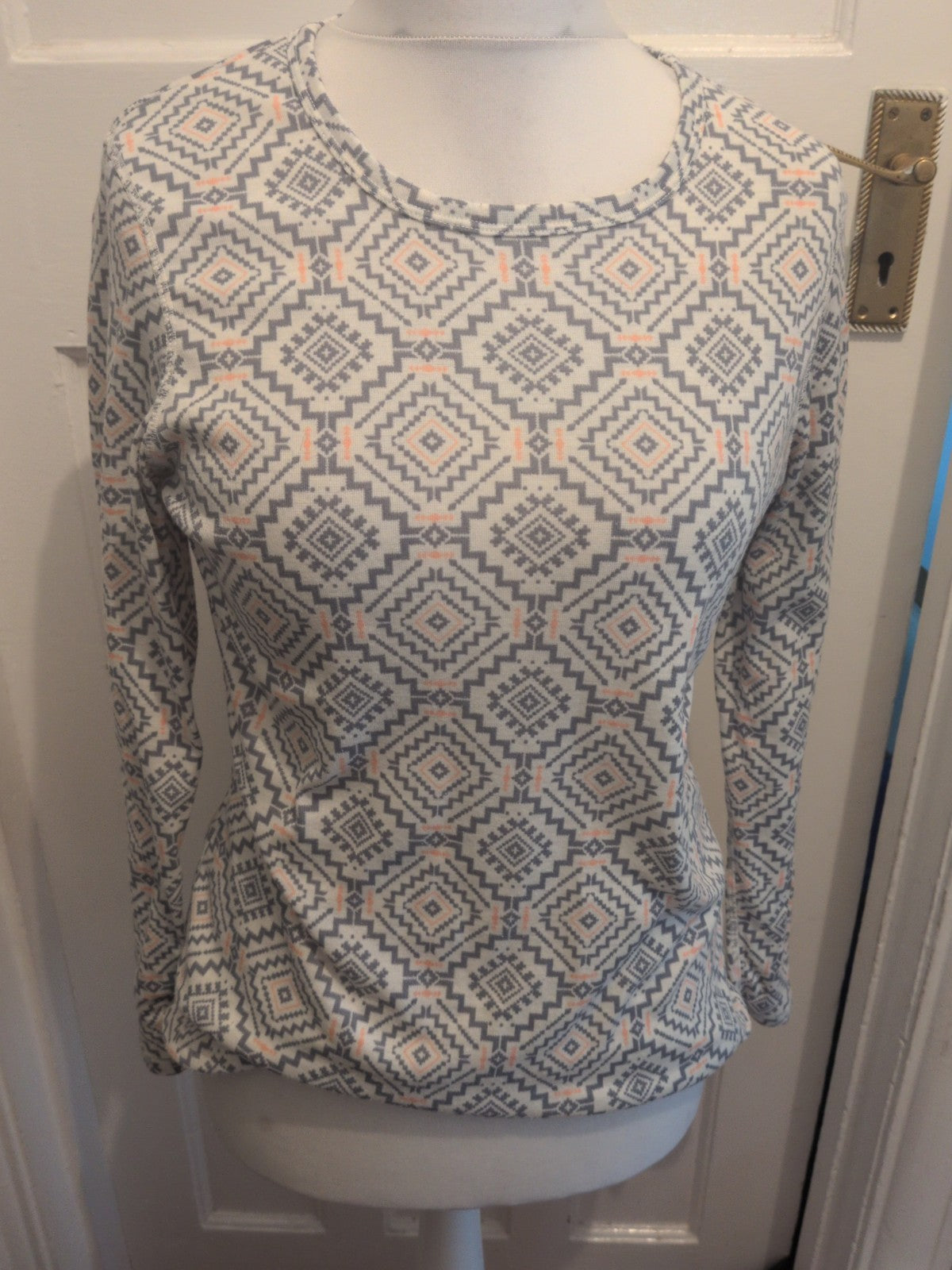 Crivit 18-20 Grey Patterned Long Sleeved T-shirt