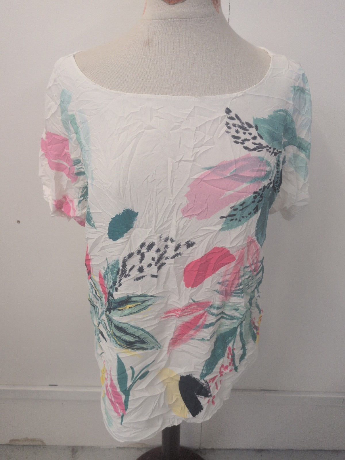 Ladies Roman Size 18 White Floral Short Sleeve T-shirt