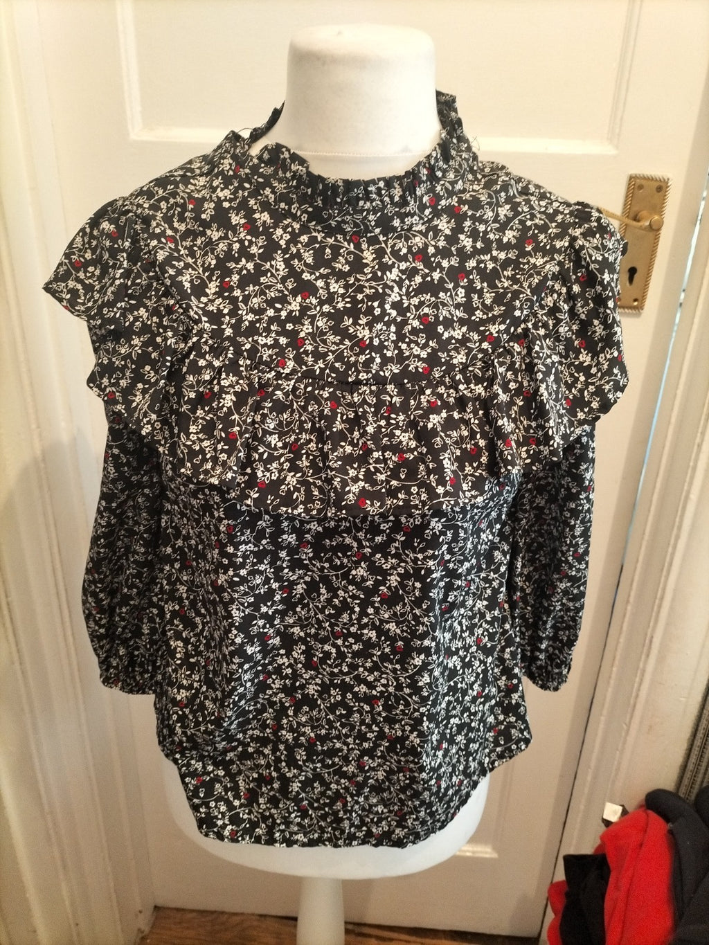 Ladies New Look Size 10 Black/White/Red Long Sleeved Blouse