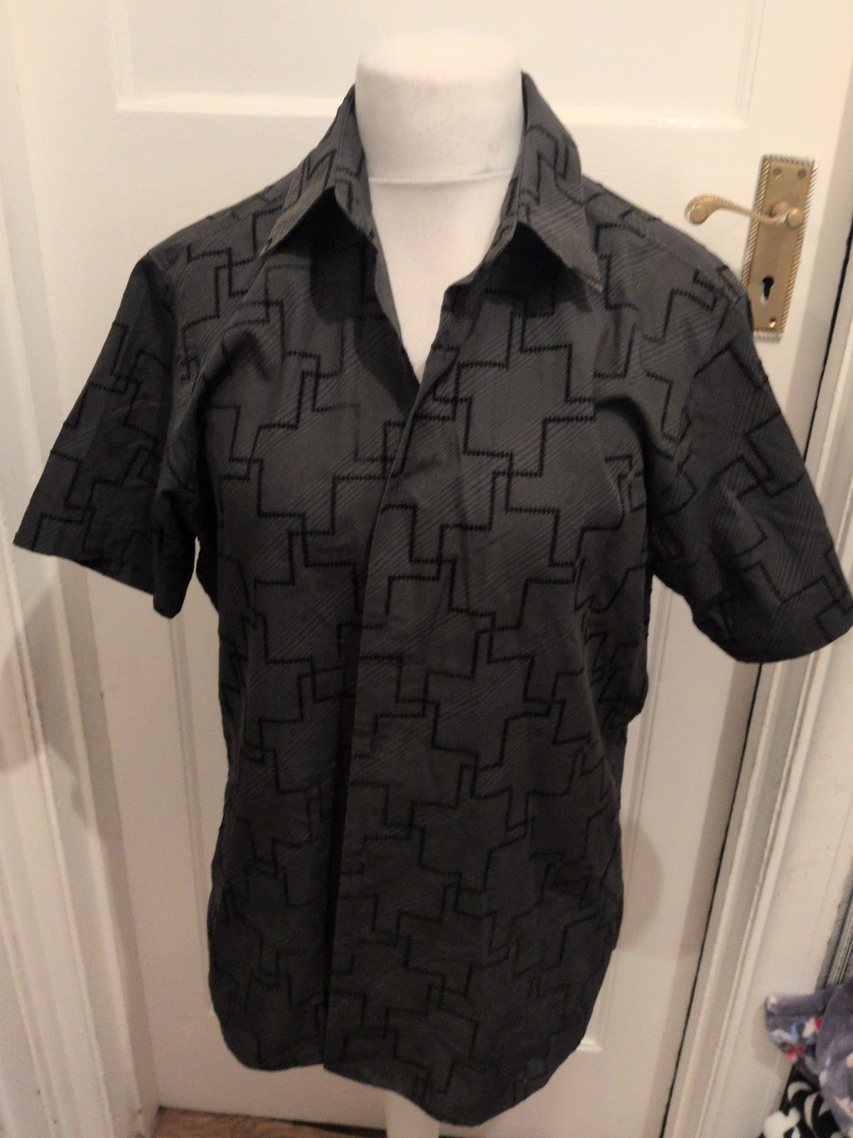 Burton Large Charcoal And Black Short Sleeve Shirt