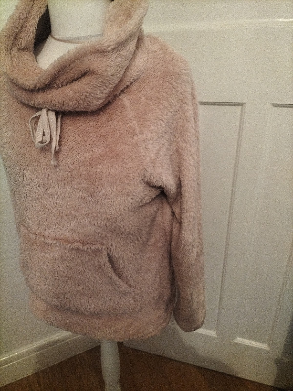 Ladies F&F Size Medium Pink Fluffy Long Sleeved Nightwear Jumper