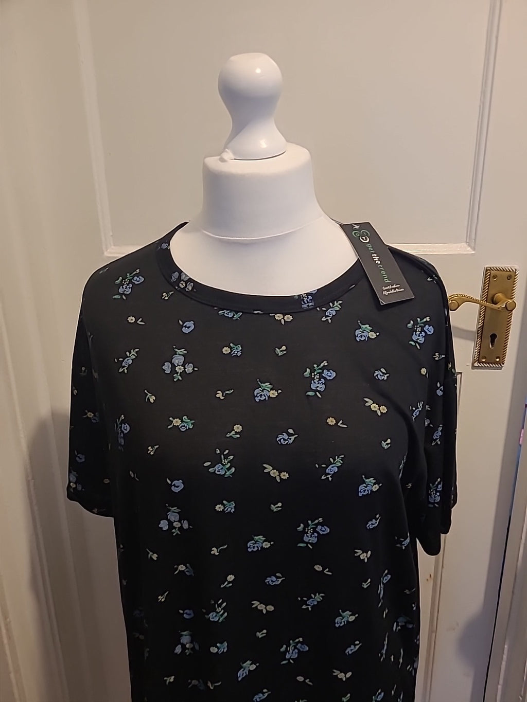 Brand New Ladies Get The Trend Size 14 Black Floral Short Sleeved Dress