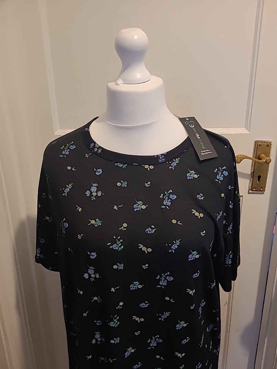 Brand New Ladies Get The Trend Size 14 Black Floral Short Sleeved Dress