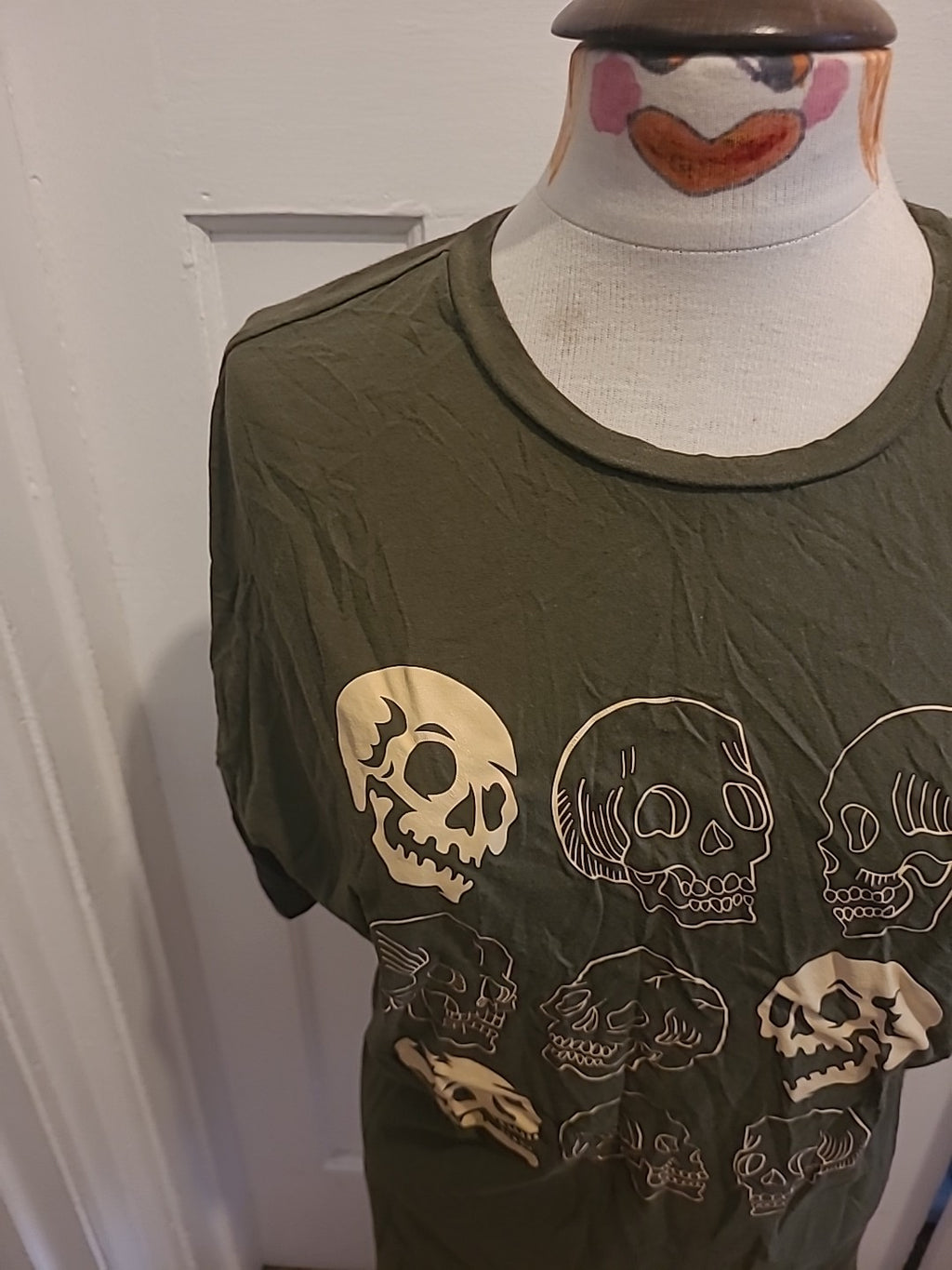 Mens Shein Size Small Green Skull Short Sleeved Tshirt