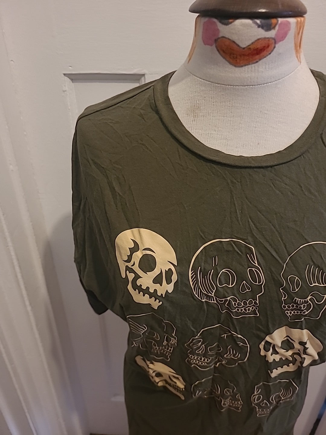 Mens Shein Size Small Green Skull Short Sleeved Tshirt