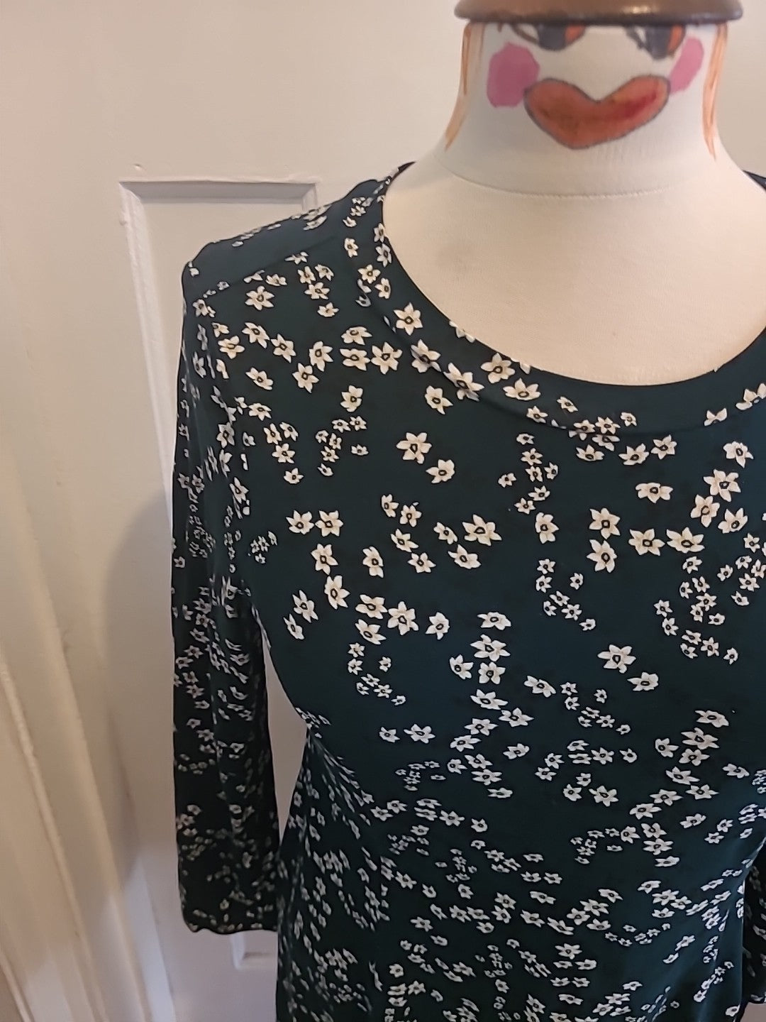 Ladies New Look Size 12 Green Floral Long Sleeved Dress