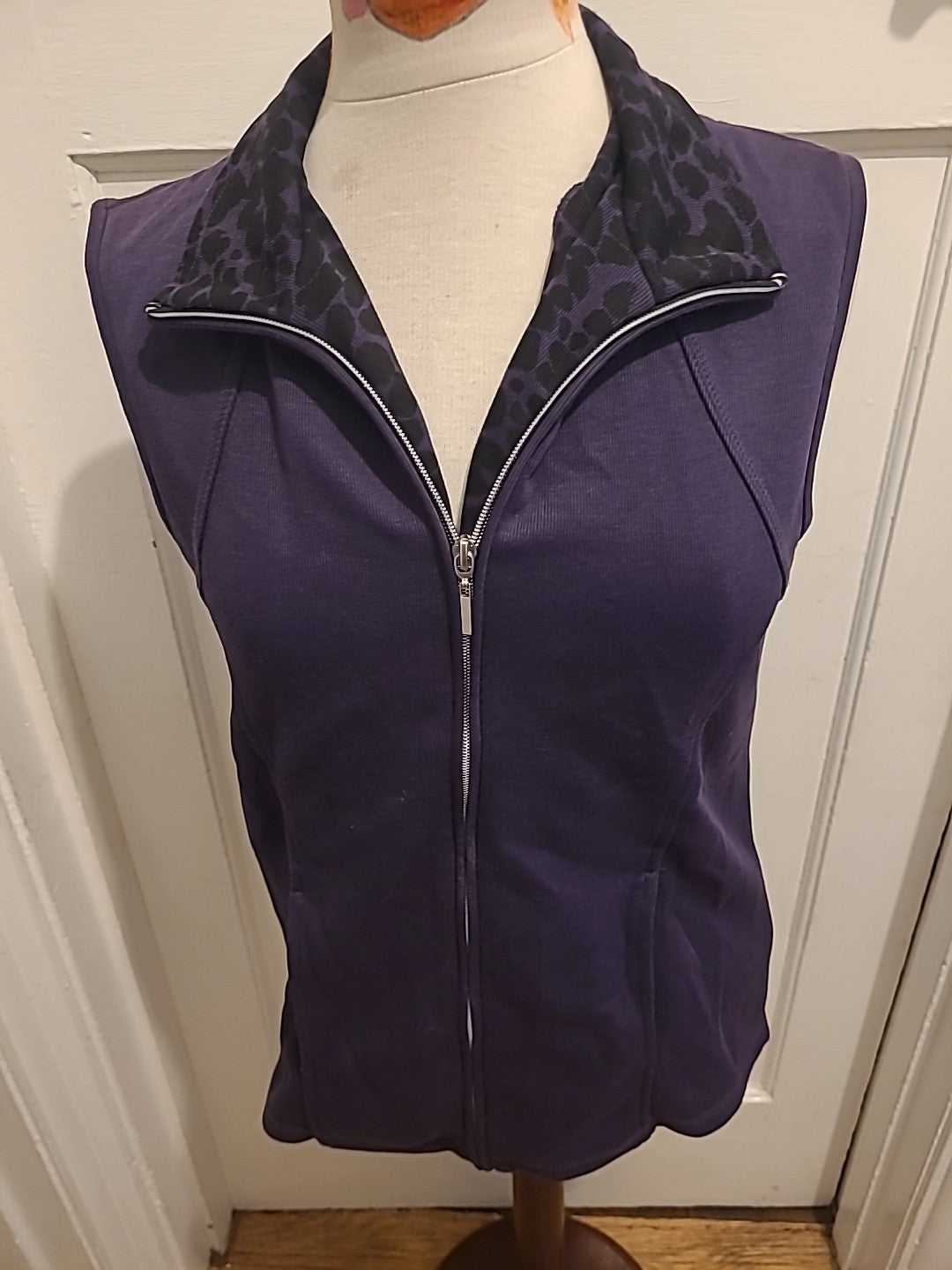 Ladies B.Woman Size Small Purple Sleeveless Zip Through Jacket