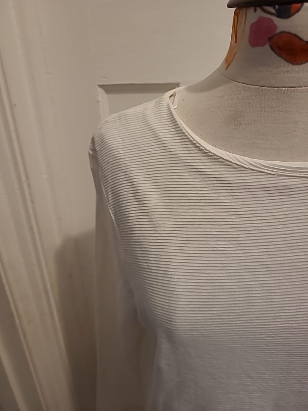 Ladies Bonmarche Size 12 Ivory Long Sleeved Ribbed Tshirt