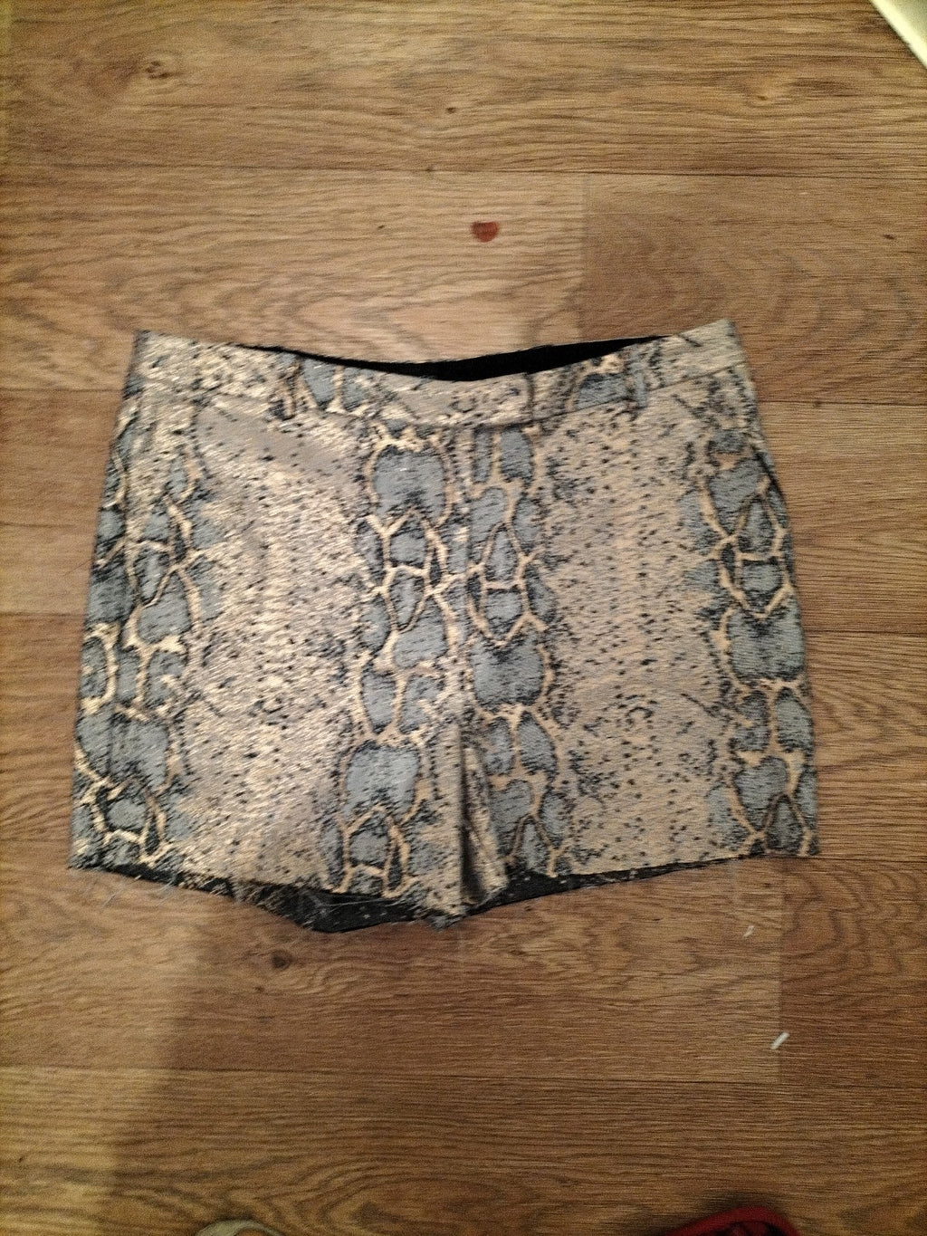 Ladies Topshop Size 10 Grey Shimmery Shorts Patterned