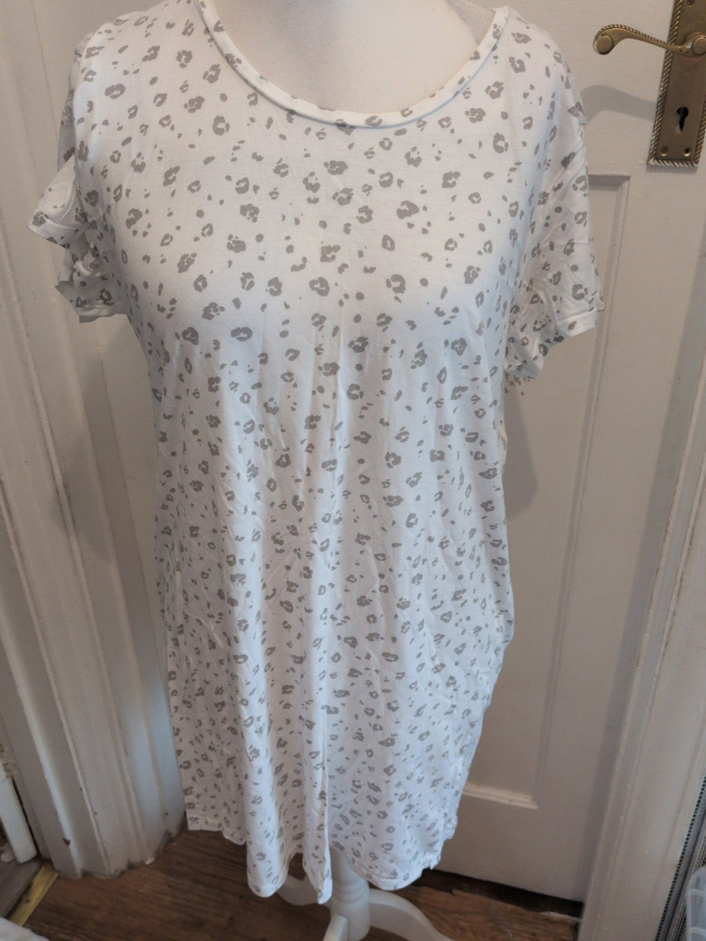 M&S Body Large White With Grey Lips Short Sleeve Pyjama Nighty