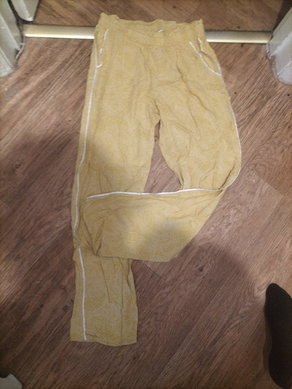 Ladies Primark Size 6-8 Yellow White Pyjama Set