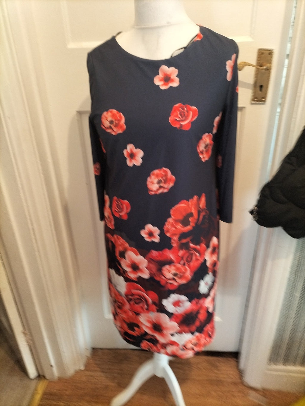 Ladies Roman Size 12 Navy Floral Half Sleeved Dress