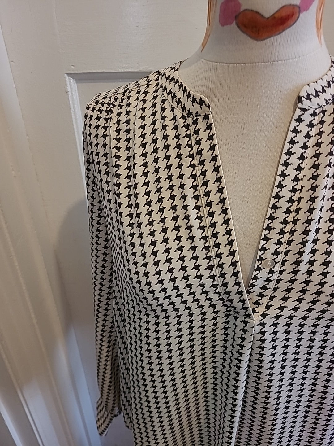 Ladies Primark Size 6 Ivory Black Long Sleeved Blouse
