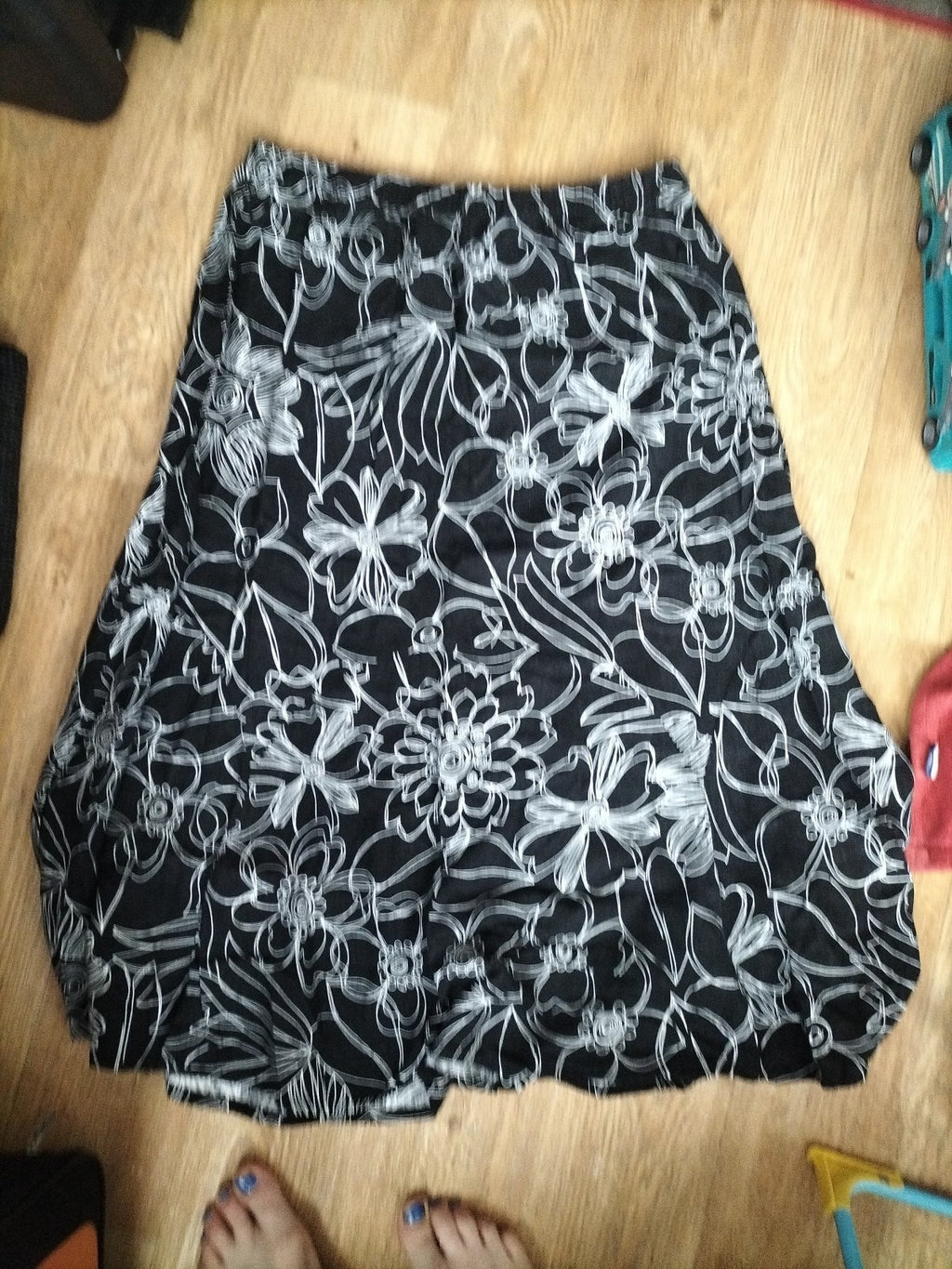 Ladies Signature Experience Size XL Black And White Floral Elasticated Flare...