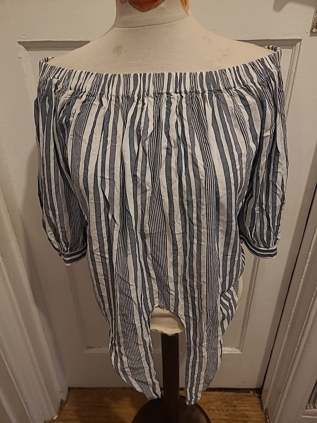 Ladies New Look Size 10 Grey White Striped Elasticated Hem Blouse