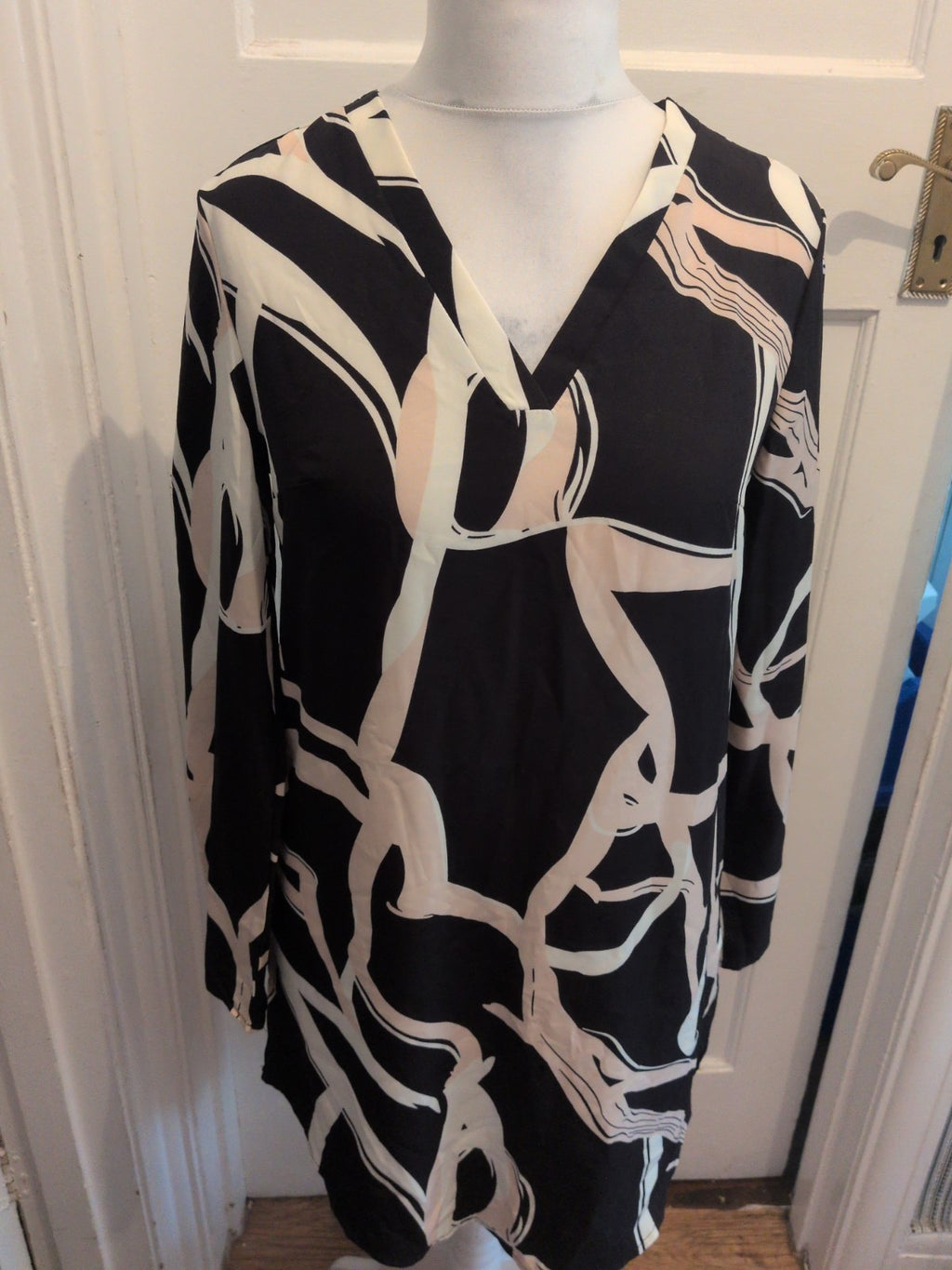 Medium Black White And Pale Pink Long Sleeve Midi-Long Dress