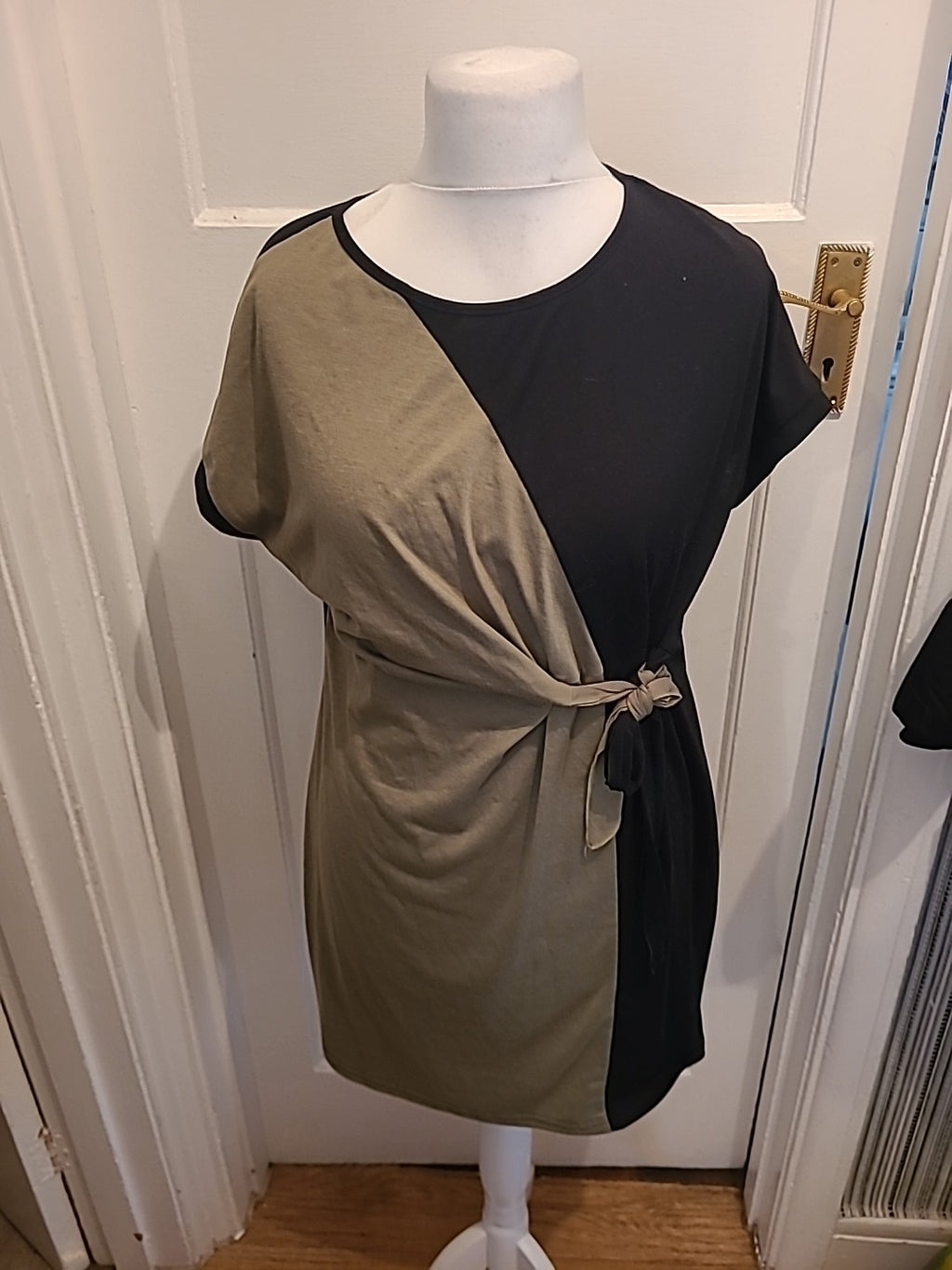Ladies Shein Size Large Green And Black Short Sleeved Dress