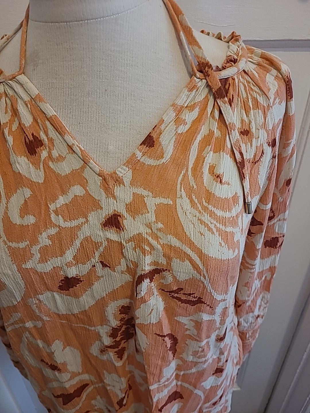 Ladies Peacocks Size 8 Pink Cream Long Sleeved Blouse