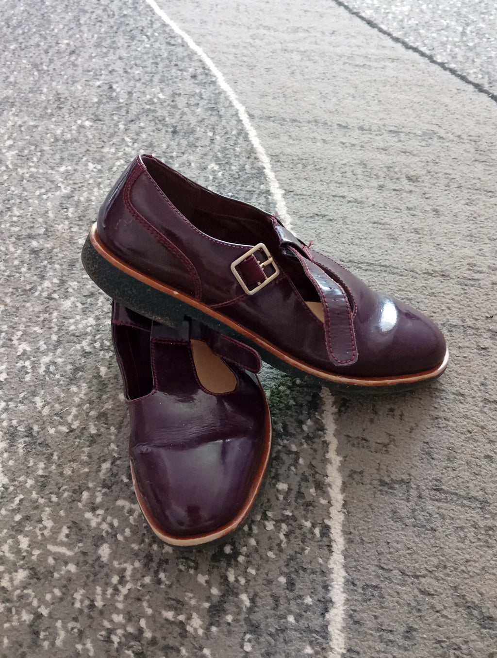 Girls Clarks Shoes Burgundy Size 3.5 T Bar Fastening Free Delivery