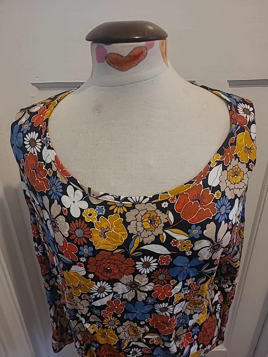 Ladies Tu Size 16 Black Floral Long Sleeve Blouse