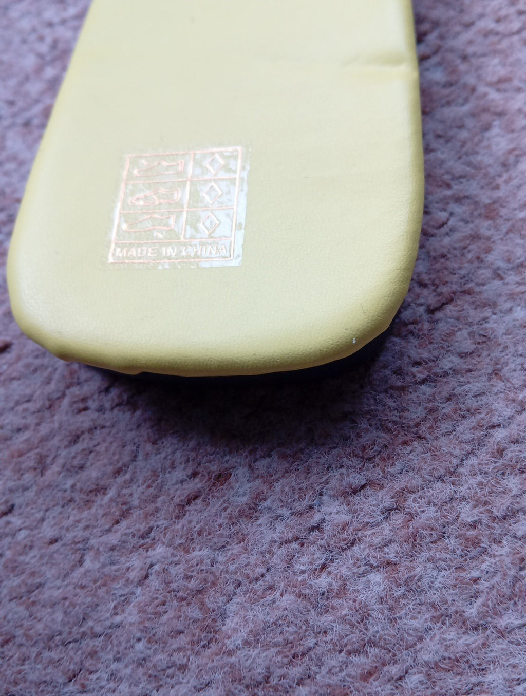 Ladies Brand New Yellow Fluffy Mules Size 8(42)