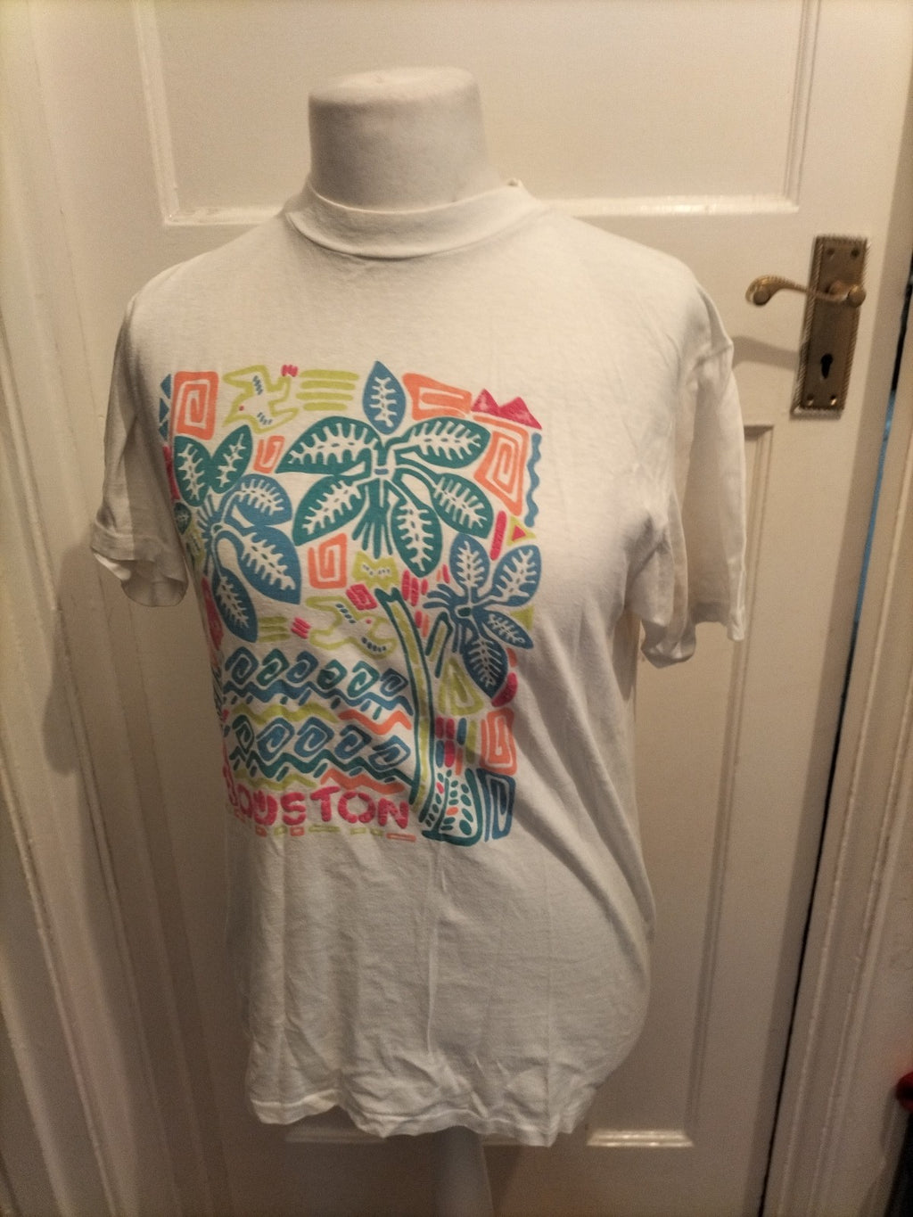 Ladies Hanes Size Large 100% Cotton Multi Print Short Sleeve T-shirt