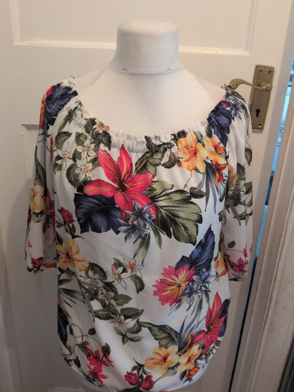 Ladies F&F Size 12 White Floral 3/4 Sleeve Elasticated Hem Blouse