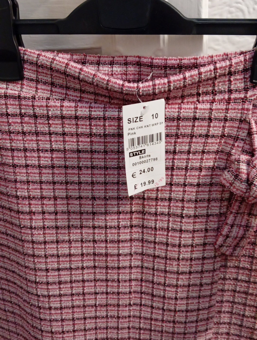 Ladies Brand New Quiz Pink Wrap Skirt Size 10