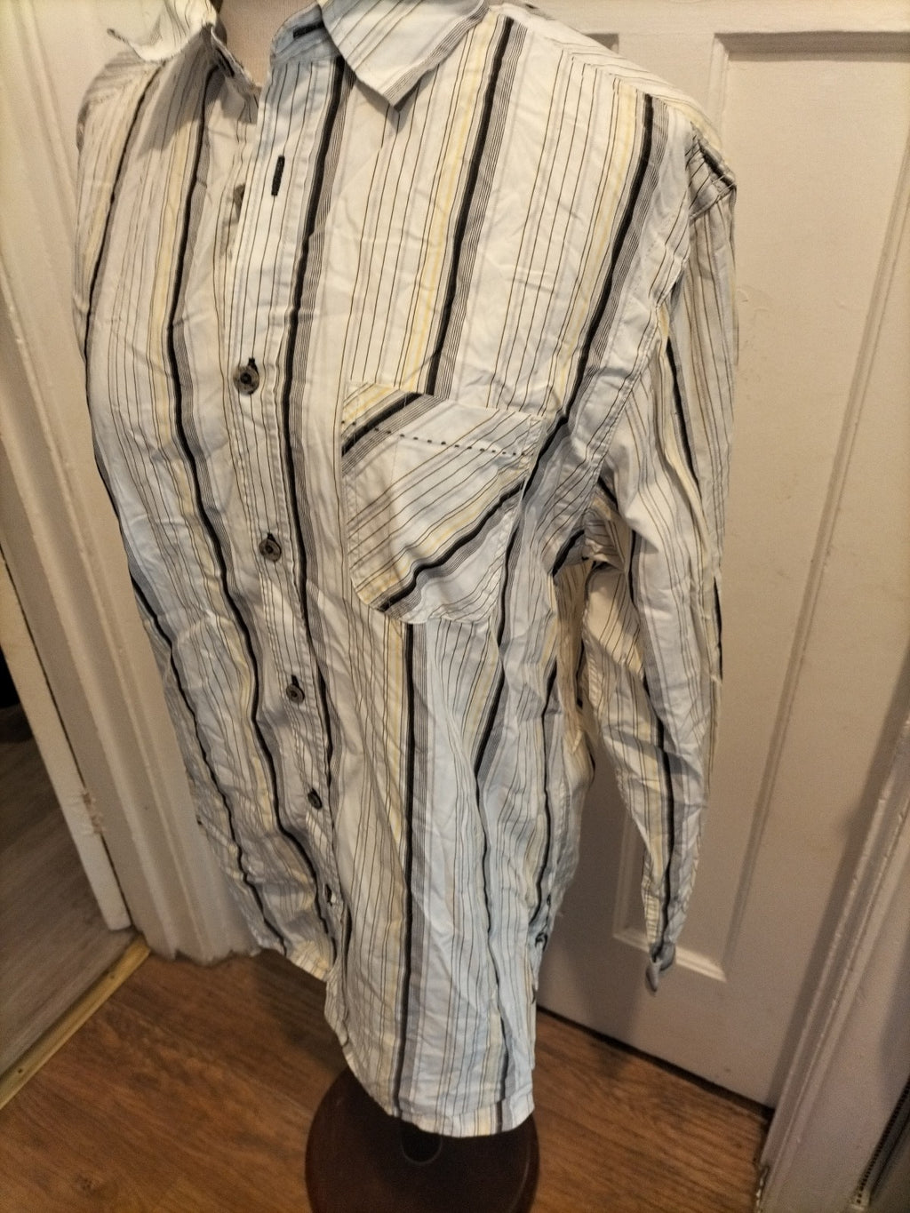 Mens Mantaray Size Medium Multi Striped Shirt