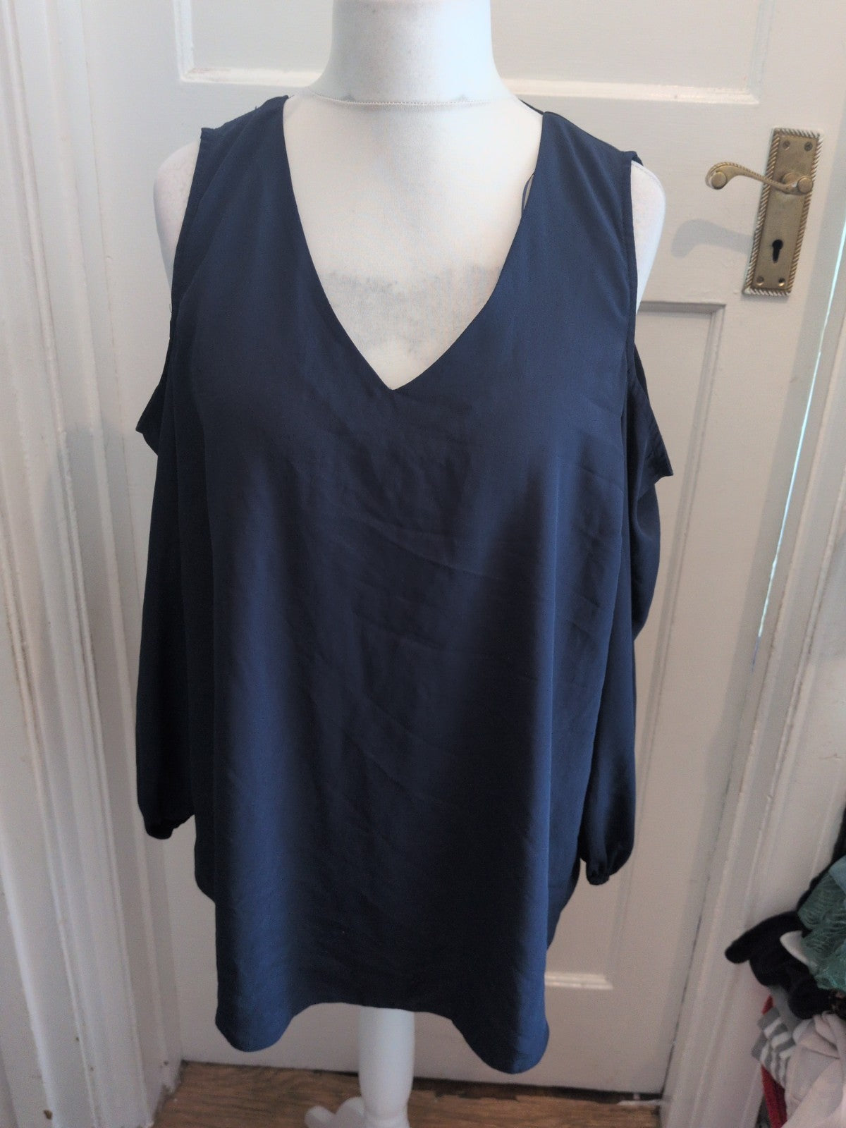 Very 20 Navy Open Shoulder Long Sleeve Blouse