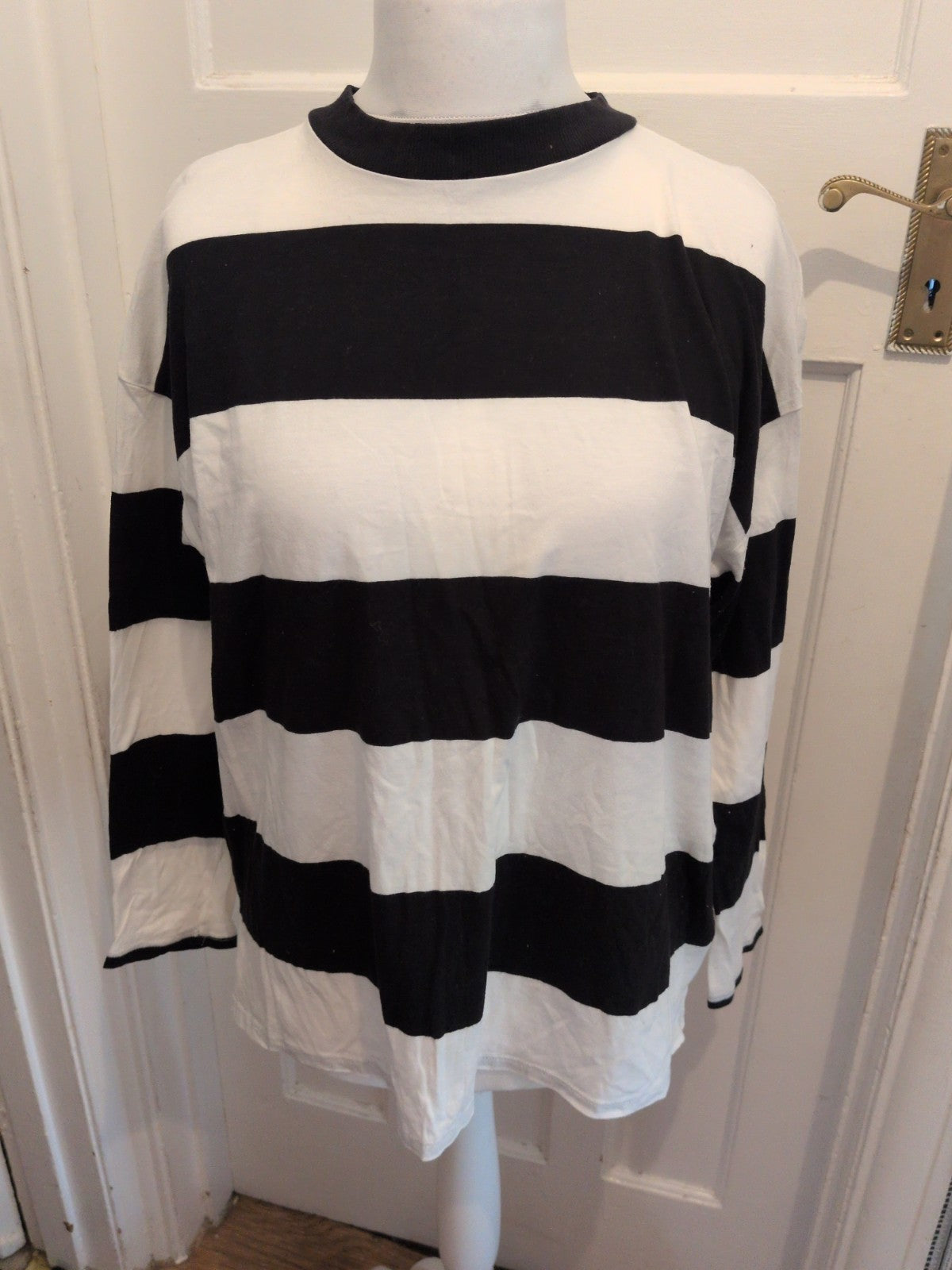 New Look 14 Black And White Stripe Long Sleeve T-shirt