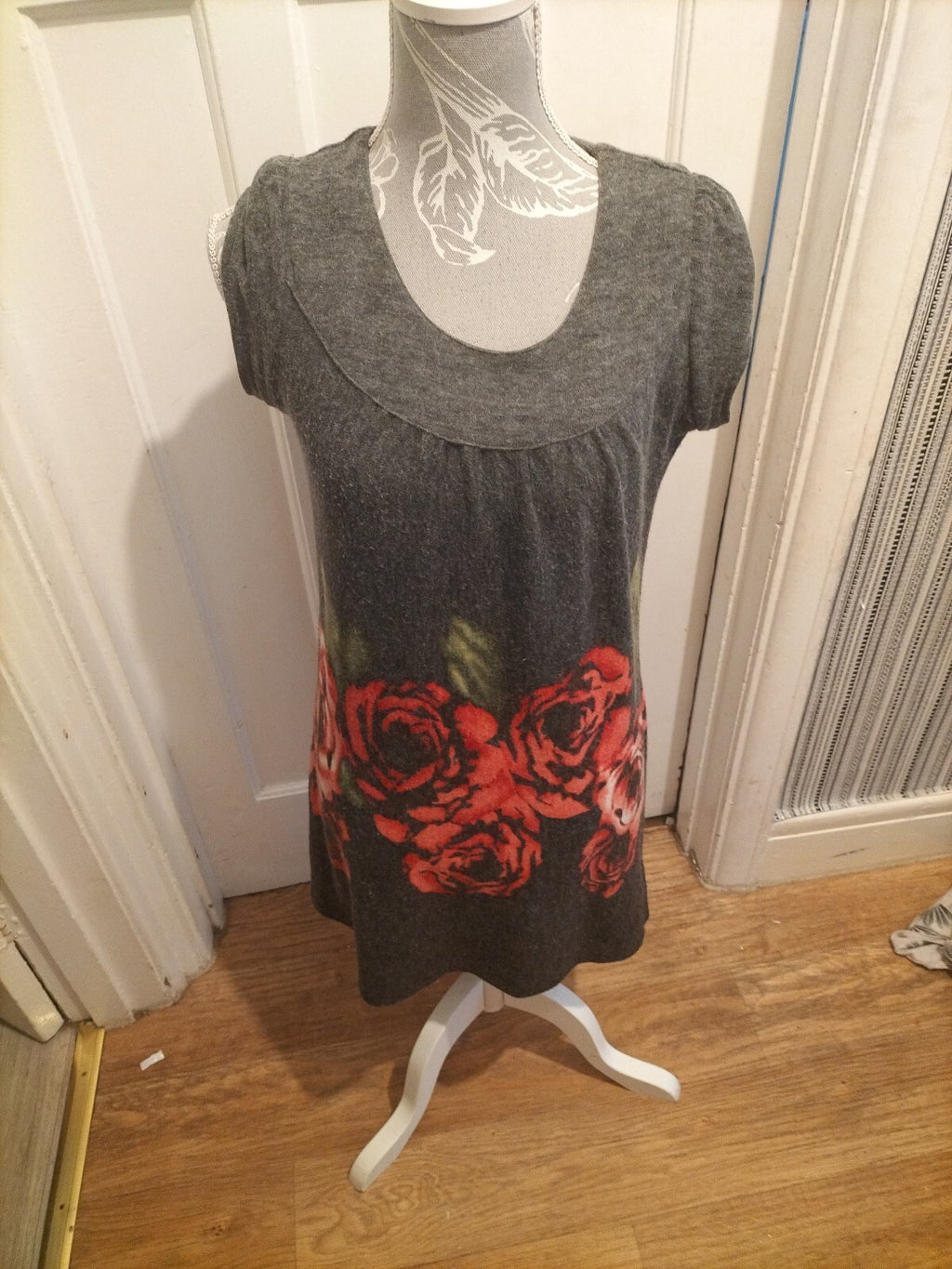 Ladies New Look Size 10 Grey Floral Short Sleeved Dress