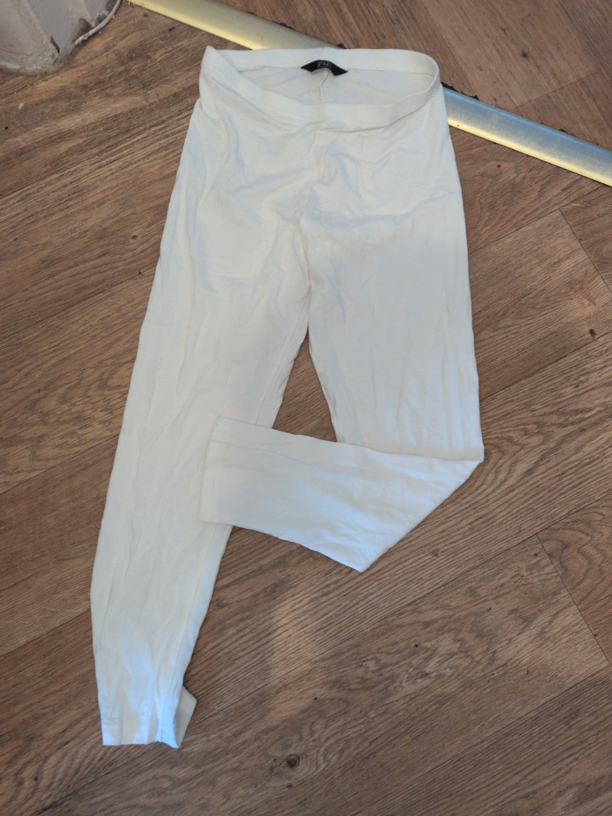 F&F 6 White Leggings