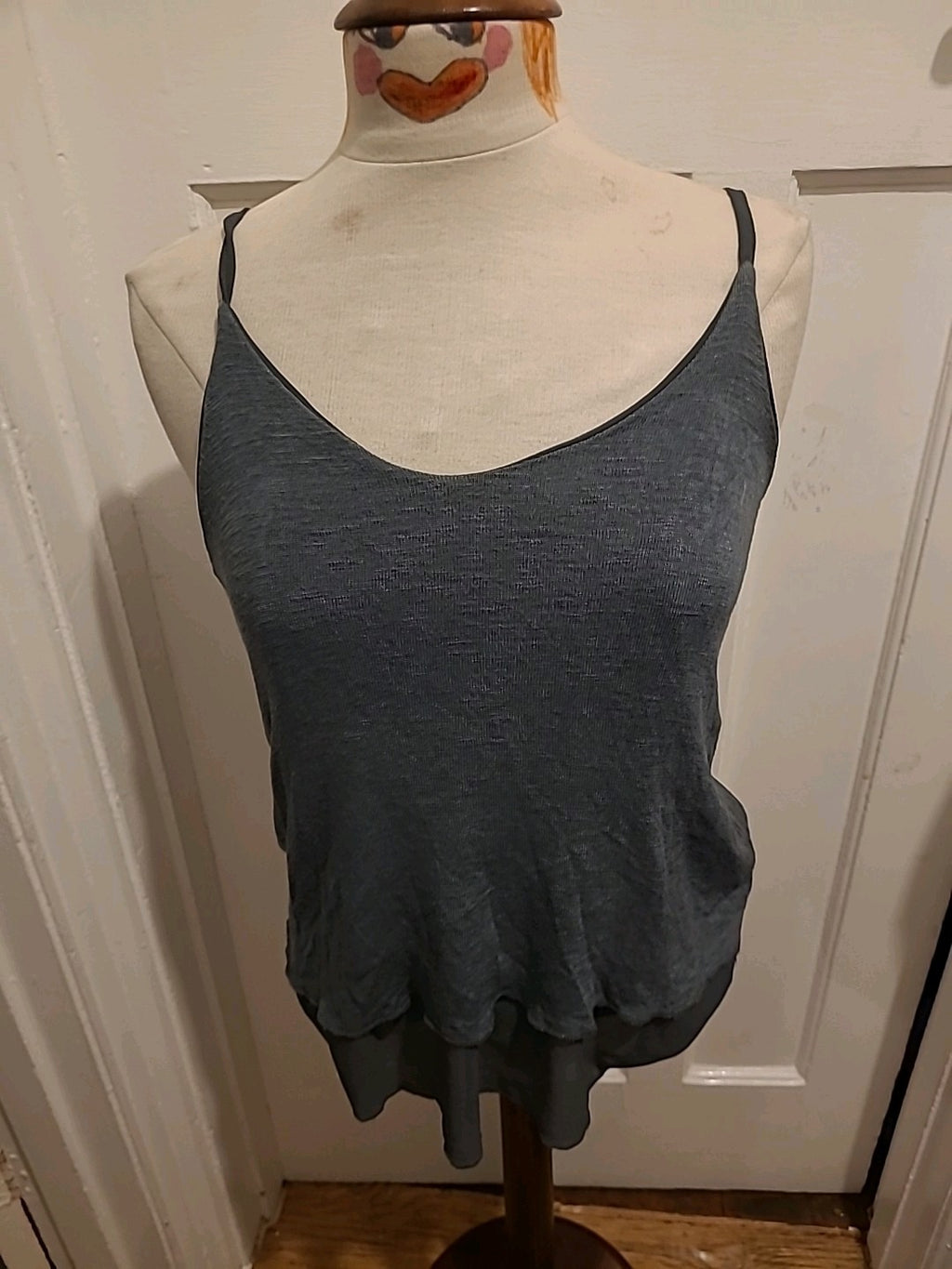Ladies Dreams Size Large Grey Lined Sleeveless Tshirt