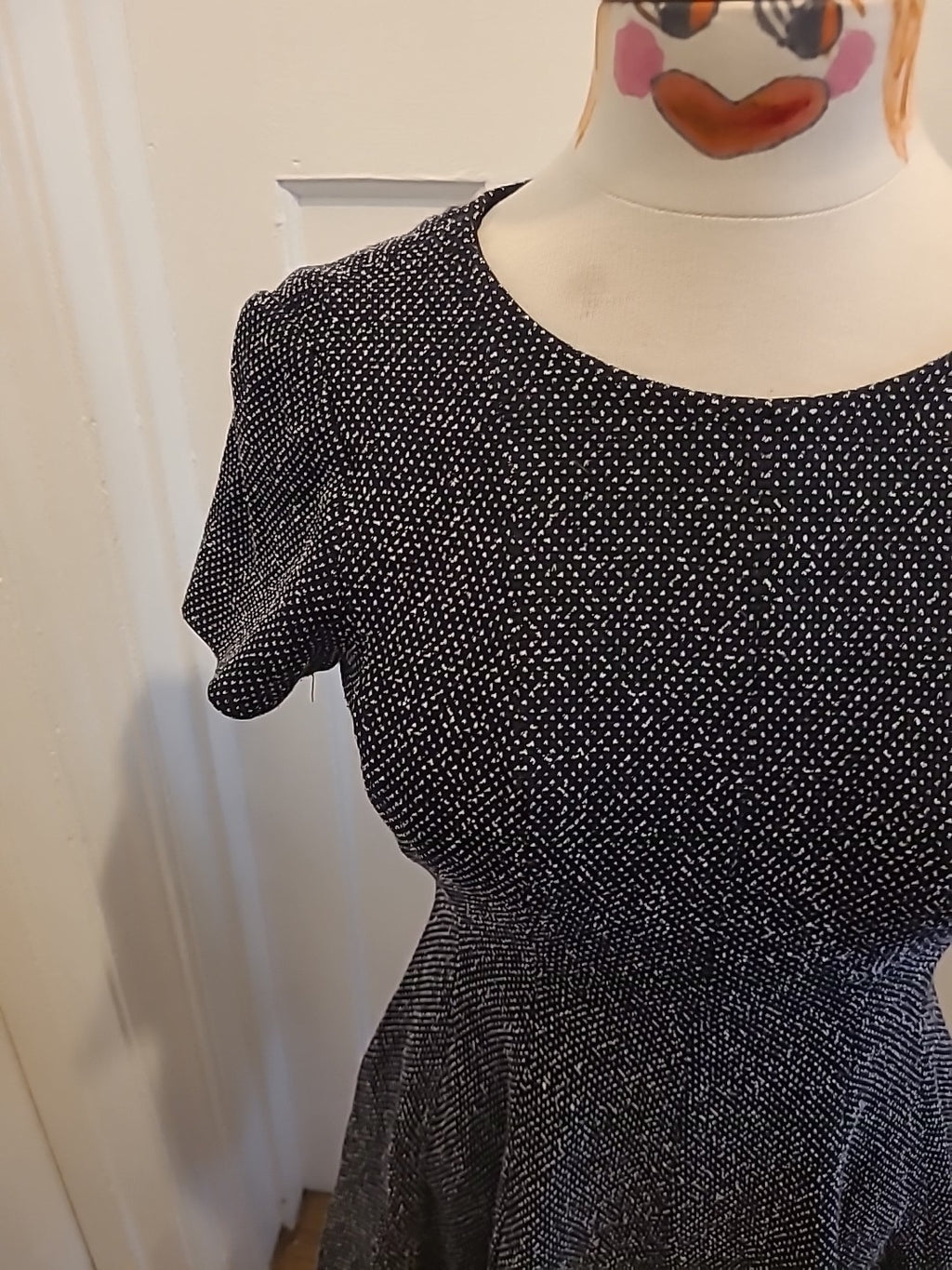 Ladies Tibi Size 4 Black And White Short Sleeved Dress
