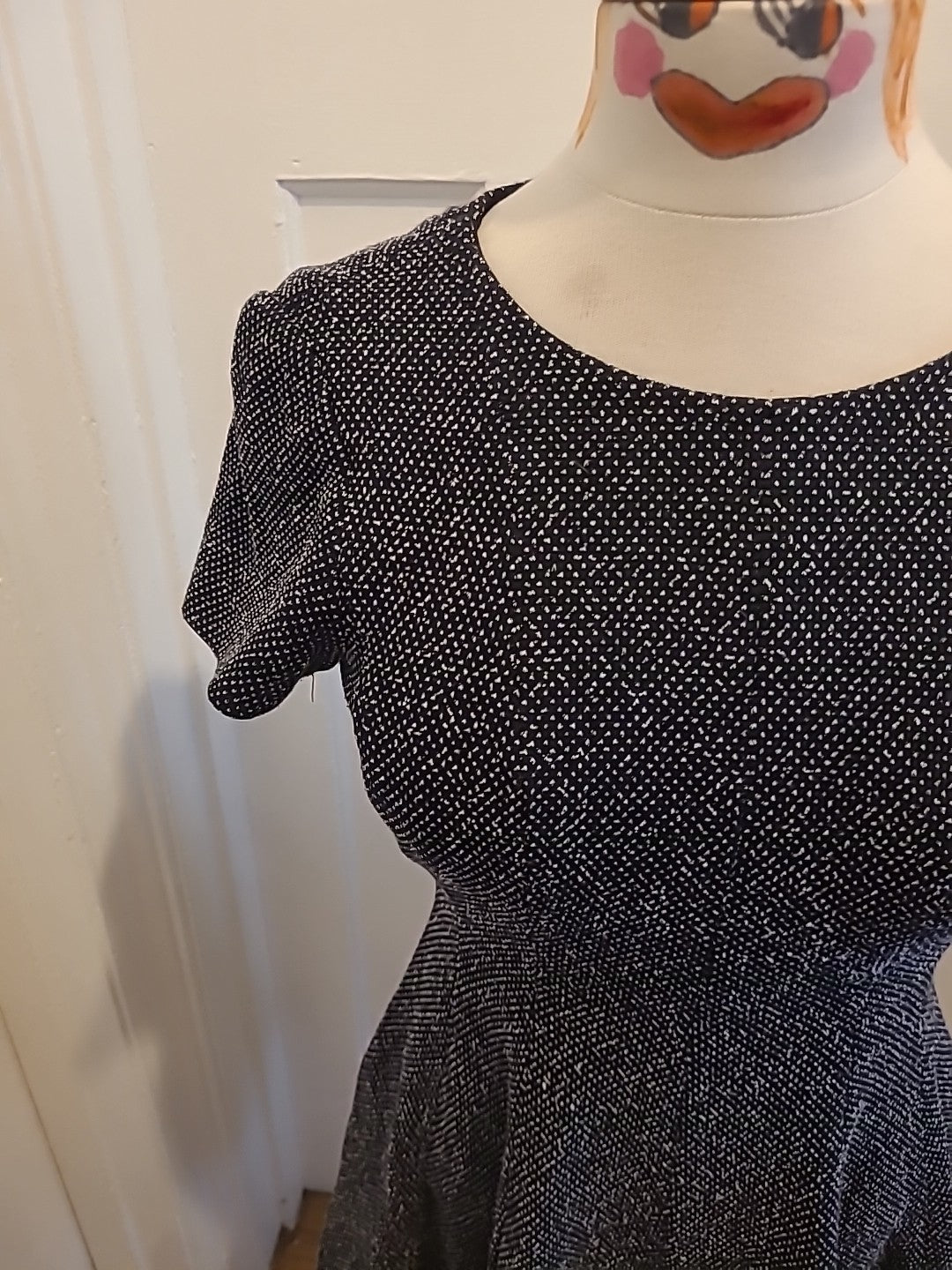 Ladies Tibi Size 4 Black And White Short Sleeved Dress