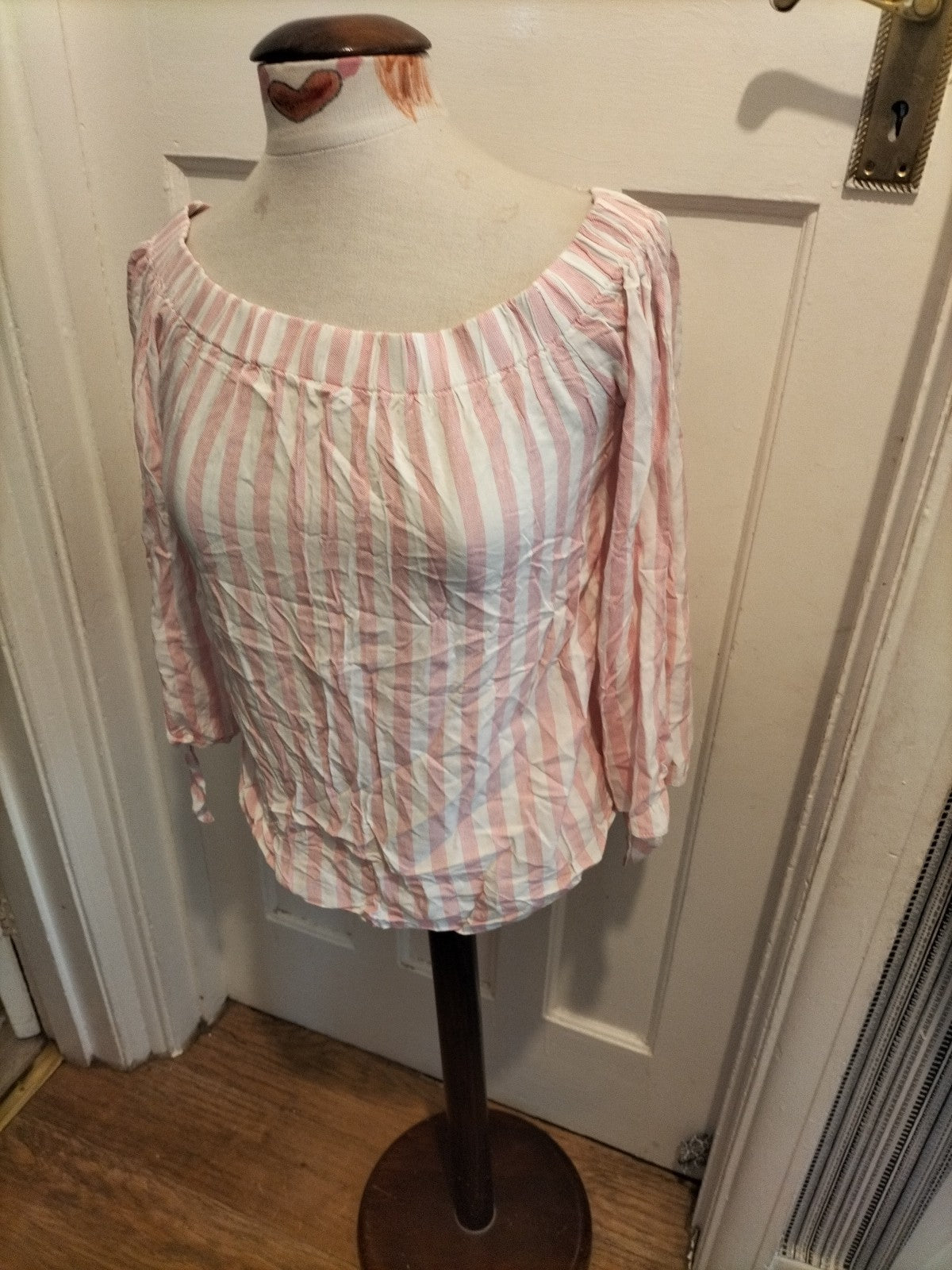 Ladies Papaya Size 10 Pink And White Thin Stripes Short Sleeve T-shirt