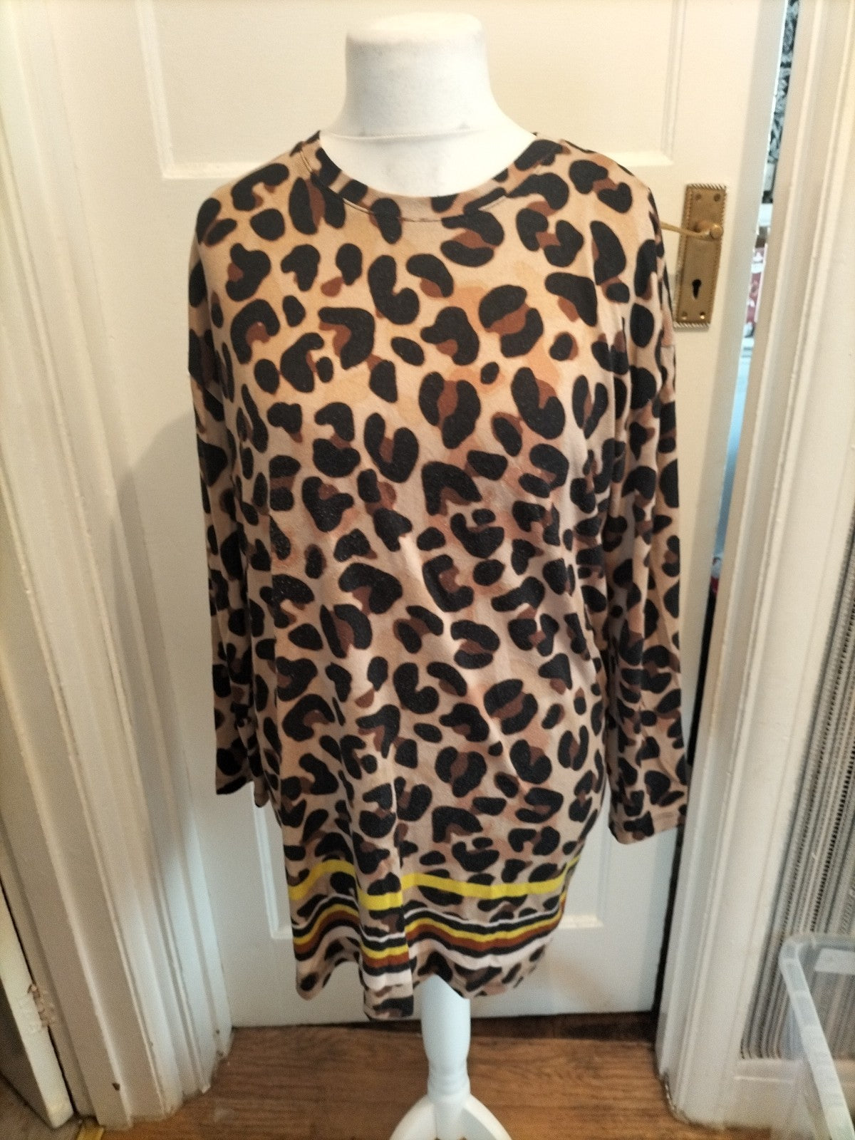 Ladies F&F Size 16 Leopard Print Lightweight Jumper