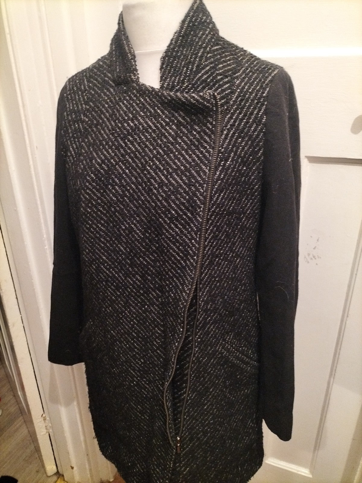 Ladies Autograph Size 12 Black Fleck Lined Jacket