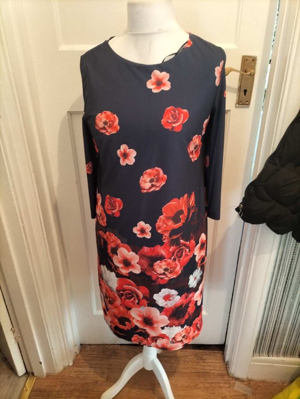 Ladies Roman Size 12 Navy Floral Half Sleeved Dress