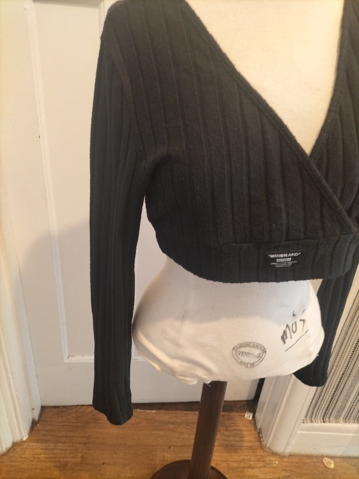 Ladies Manbrand Size Large Black Ribbed Long Sleeved Crop Top With Black Ribbed