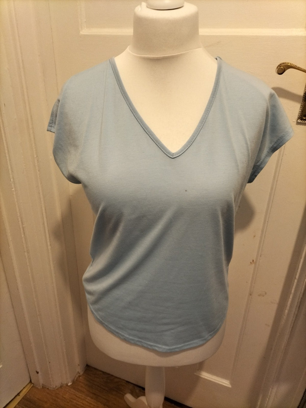 Ladies Shein Size Large Pale Blue V Neck Short Sleeved Tshirt