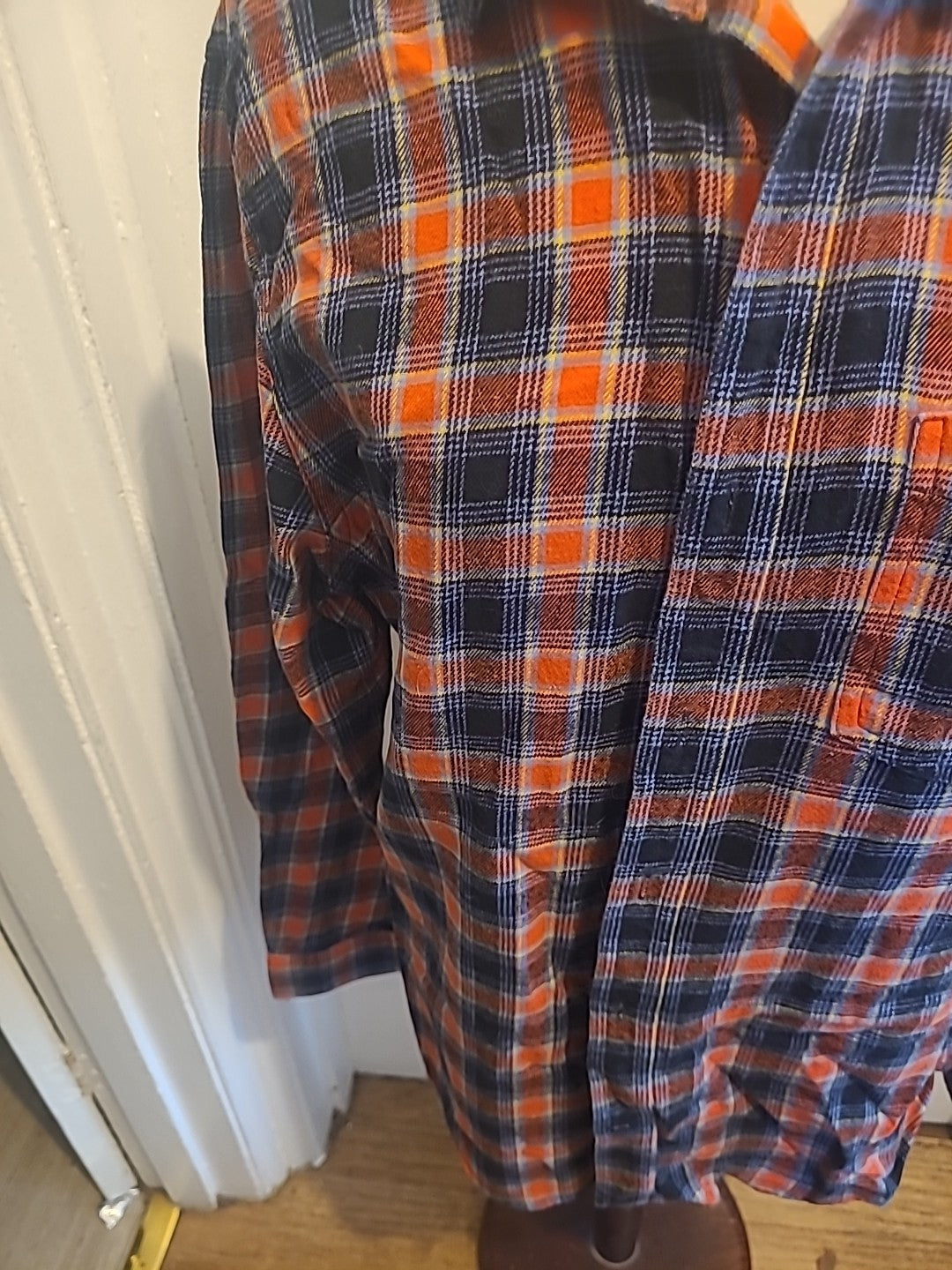 Mens Amazon Essentials Size Medium Navy Red Check Long Sleeved Shirt