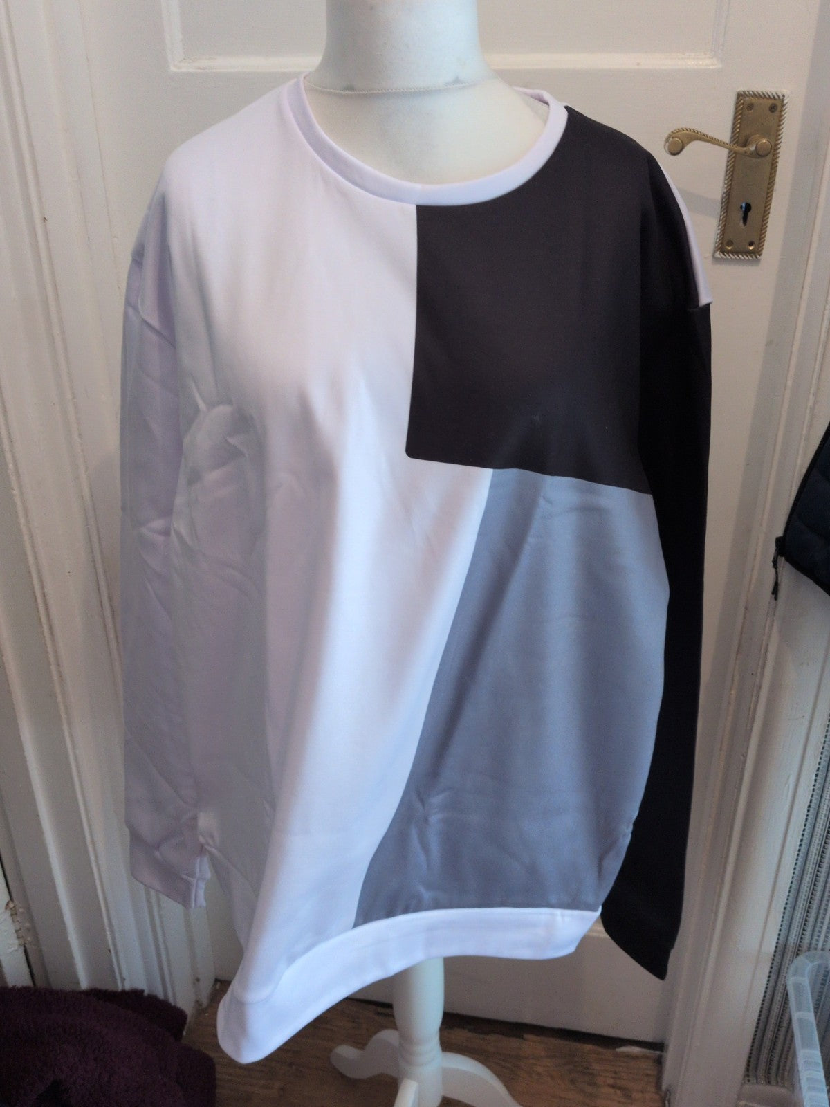 Brand New 5xl White Black And Grey Sweatshirt