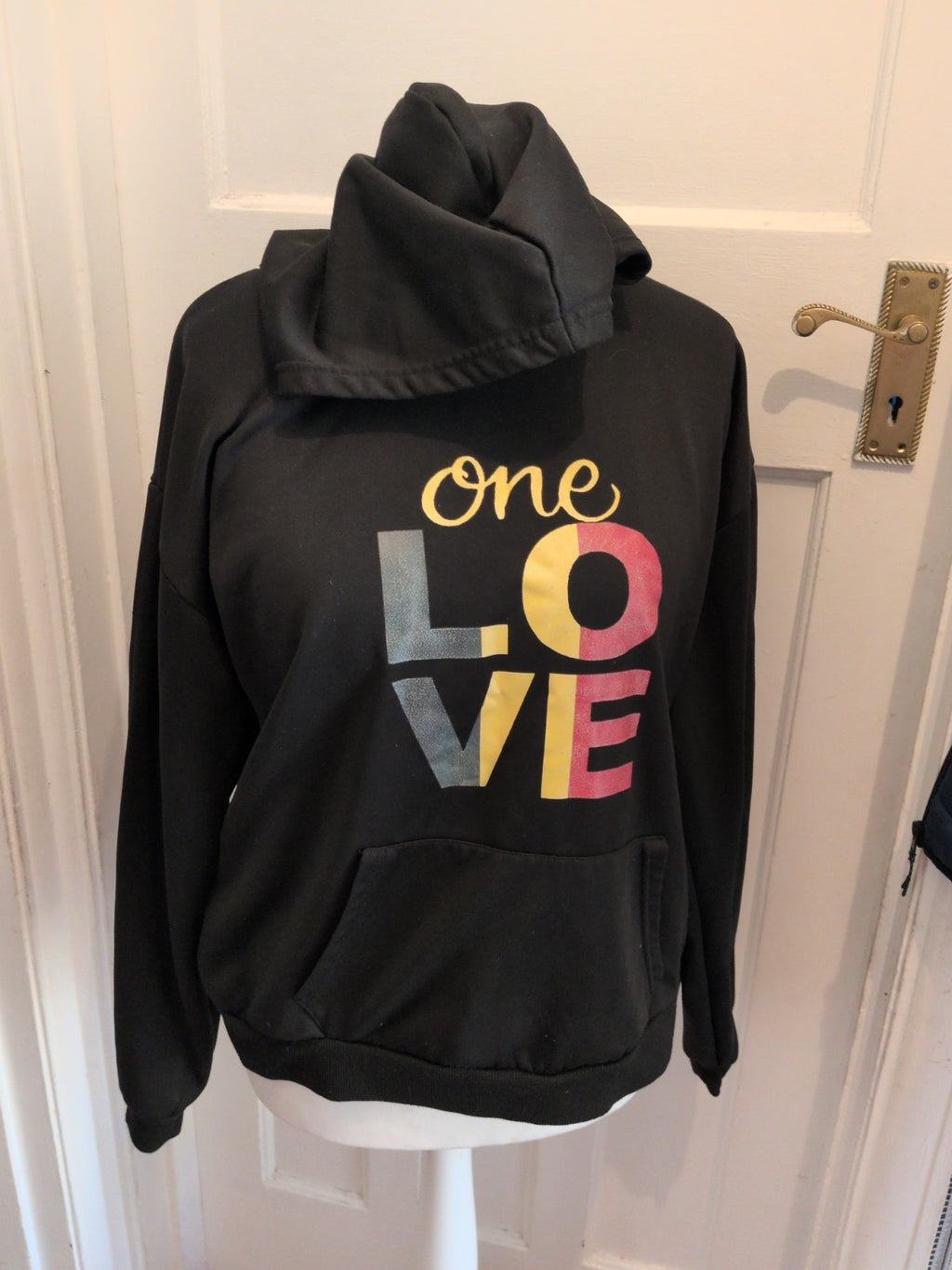 XL Black Pullover Hoodie "One Love" *