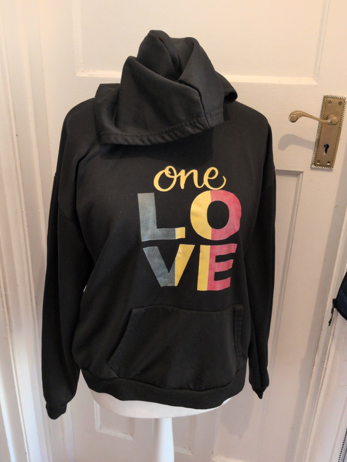 XL Black Pullover Hoodie "One Love" *