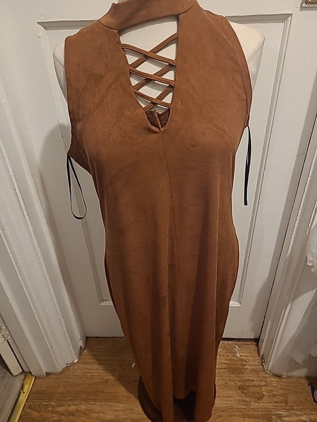 Ladies Primark Size 20 Brown Sleeveless Long Length Dress Neck Detail