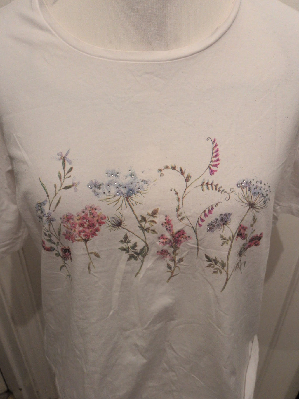 Ladies First Avenue Size XL White Short Sleeve Floral T-shirt