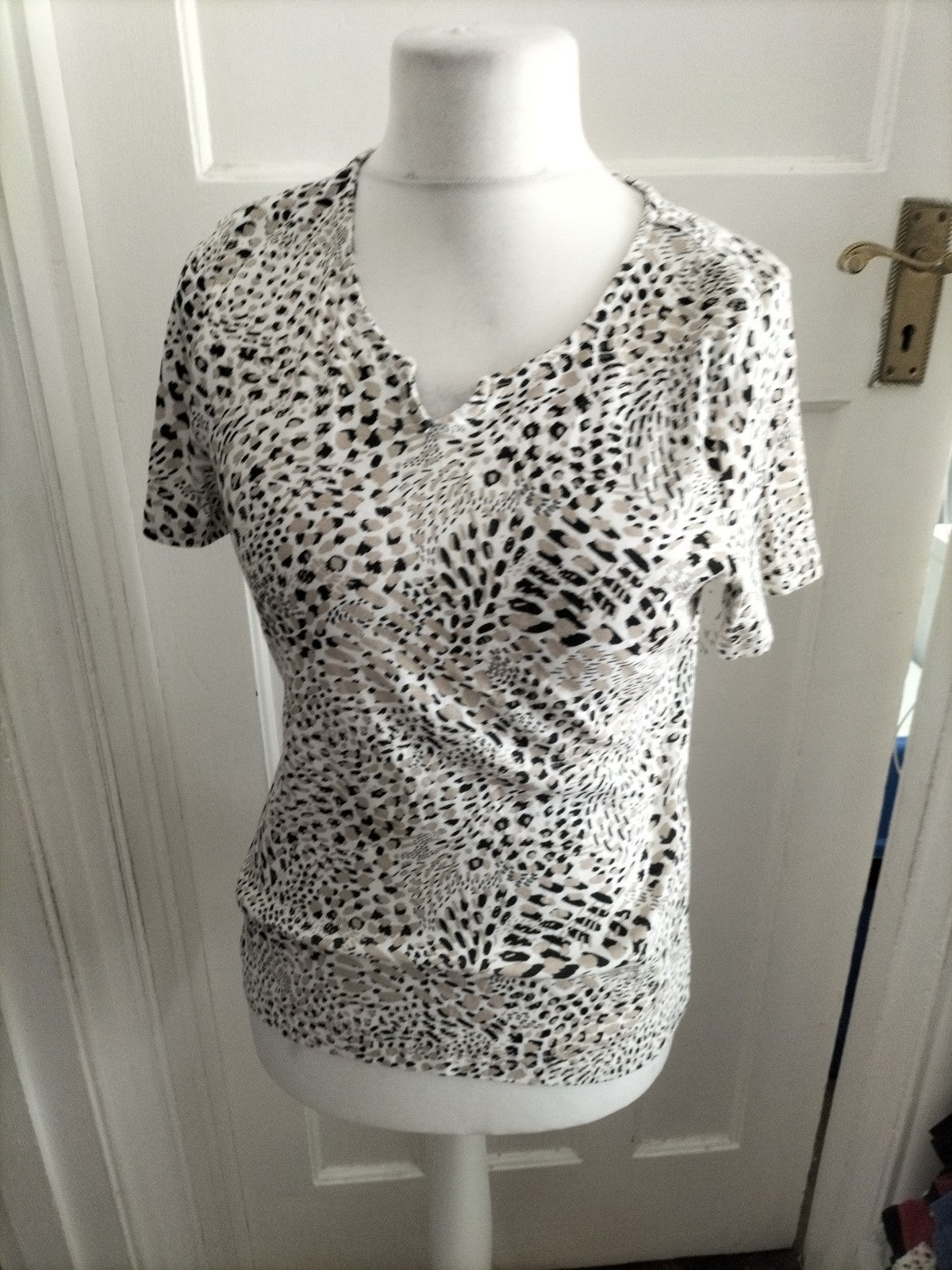 Bonmarche 16 Cream And Beige Patterned Short Sleeved Blouse