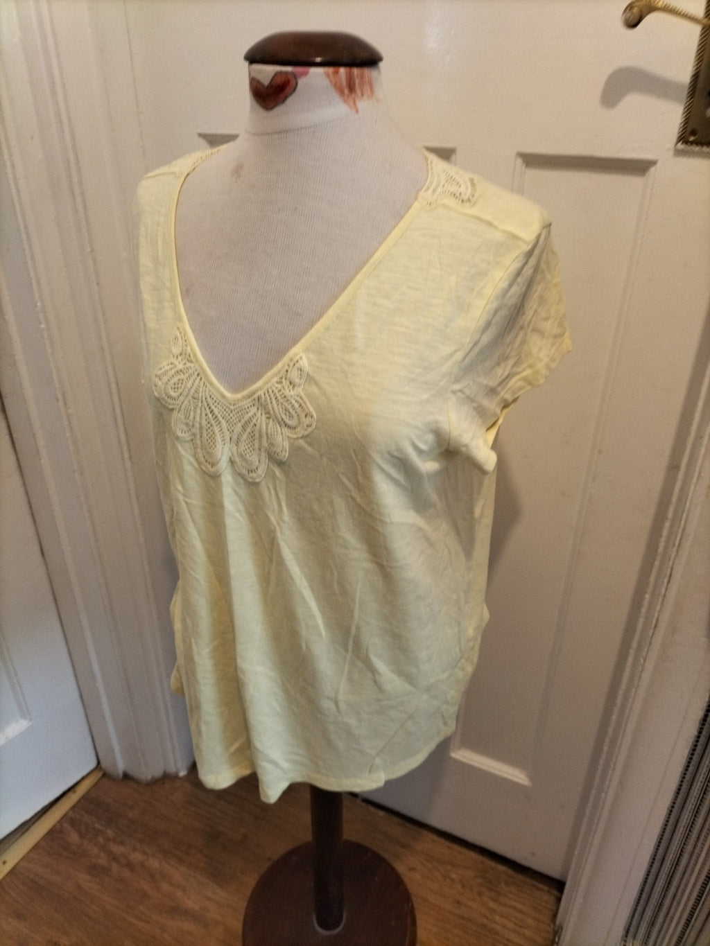 Ladies Marks And Spencer Size 16 Pale Yelloe Embroidery V Neck Blouse
